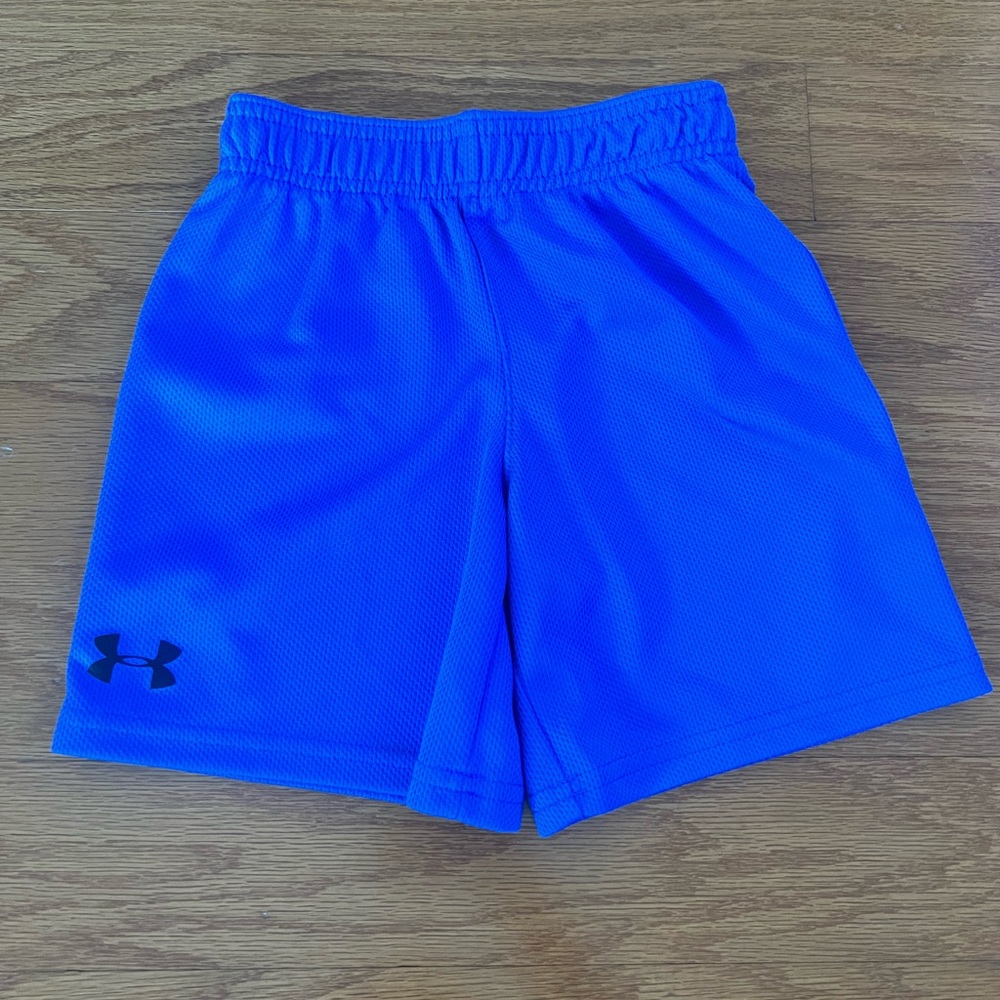 Toddler Boys Under Armour Athletic Shorts- size 4